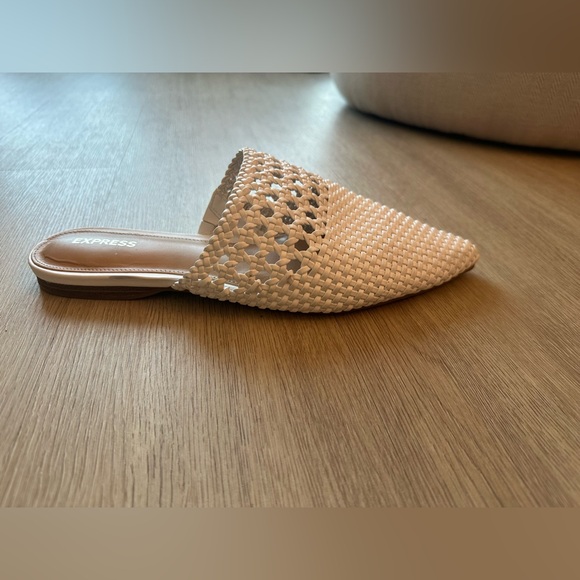 NWT Express Mules | Women’s Size 9 | White | Work Shoes - Picture 7 of 11